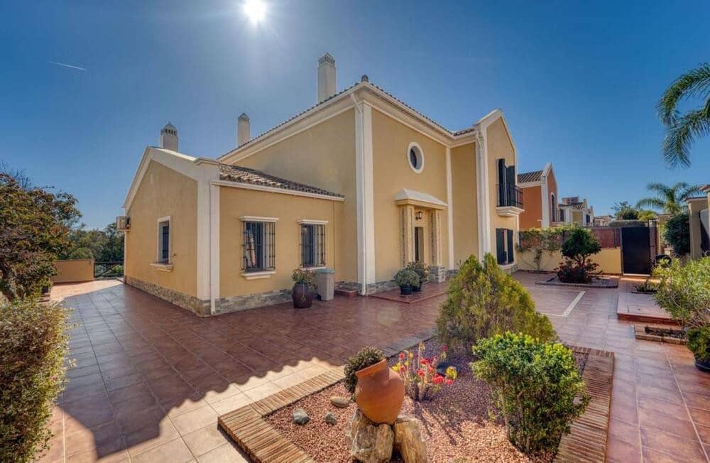 5 chambre Villa/Maison à vendre à Guadalmina avec piscine garage - 1 580 000 € (Ref: 9780055)