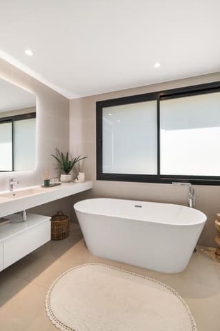 4 soverom Kjedet enebolig til leie i Santa Clara, Marbella med svømmebasseng garasje - € 11 000 (Ref: 9786008)