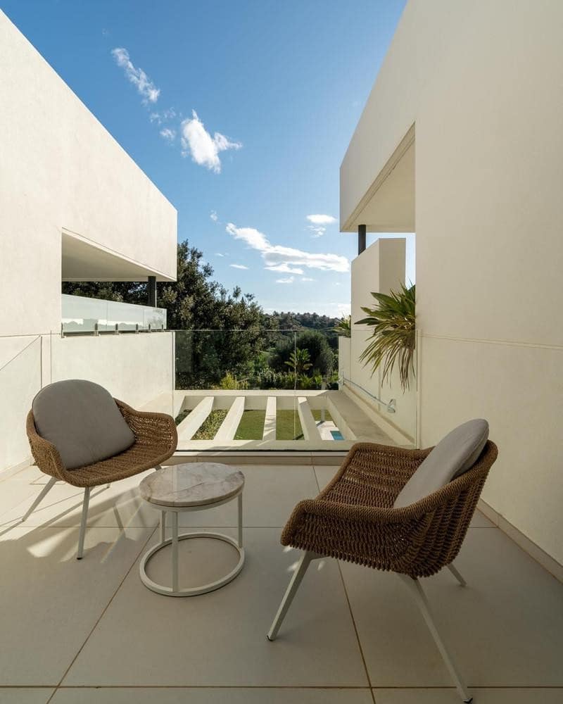 4 slaapkamer Halfvrijstaande villa te huur in Marbella met zwembad garage - € 11.000 (Ref: 9786008)