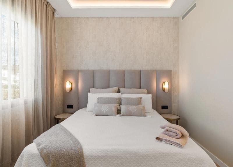 4 slaapkamer Halfvrijstaande villa te huur in Marbella met zwembad garage - € 11.000 (Ref: 9786008)