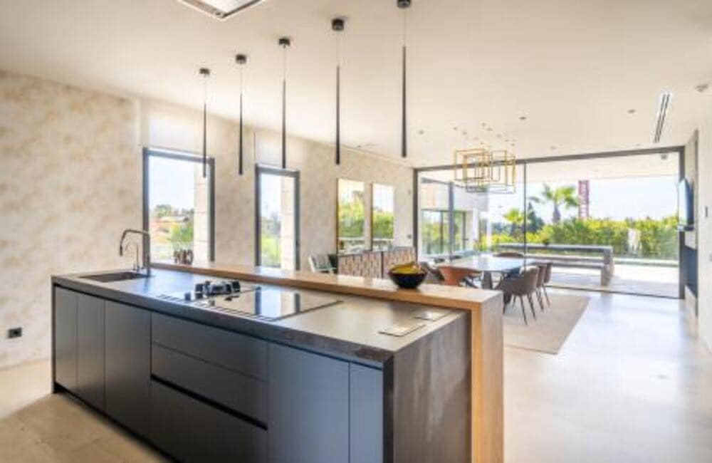 6 Zimmer Villa zu vermieten in Marbella mit Pool Garage - 35.000 € (Ref: 9786009)