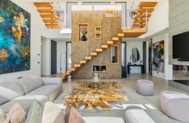 6 soverom Villa til salgs i Lomas De Marbella, Marbella med svømmebasseng garasje - € 30 000 (Ref: 9786010)