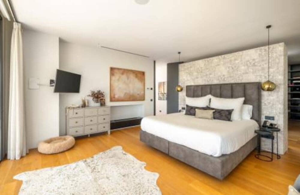 6 bedroom Villa for holiday rental in Marbella with pool garage - € 30,000 (Ref: 9786010)