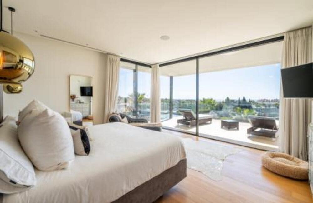 6 bedroom Villa for holiday rental in Marbella with pool garage - € 30,000 (Ref: 9786010)