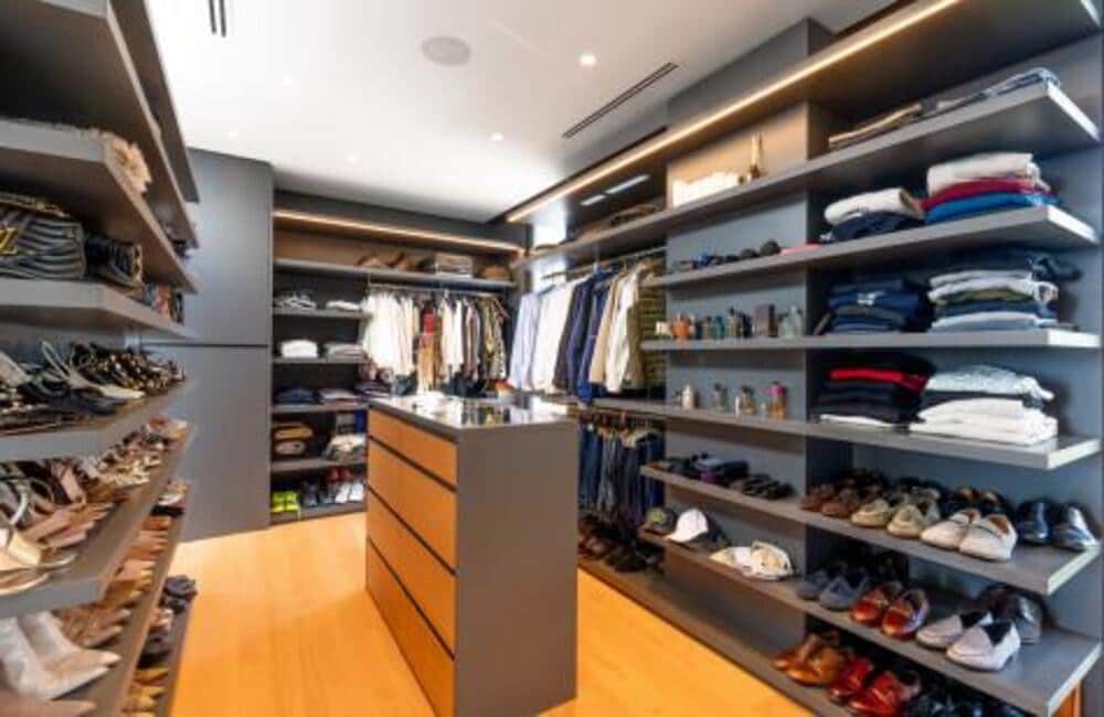 6 bedroom Villa for holiday rental in Marbella with pool garage - € 30,000 (Ref: 9786010)