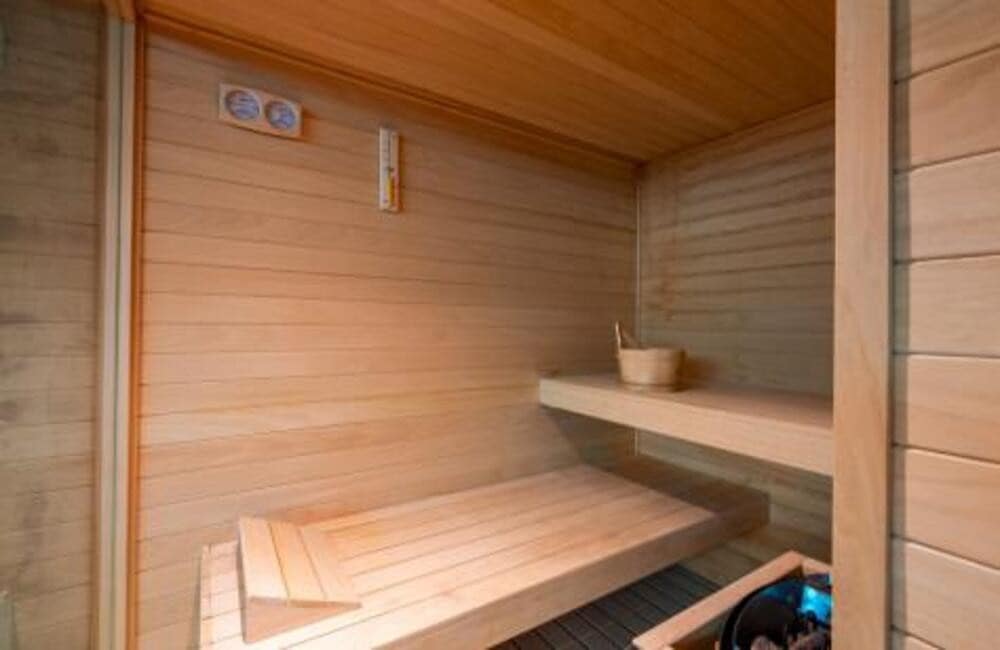 6 bedroom Villa for holiday rental in Marbella with pool garage - € 30,000 (Ref: 9786010)