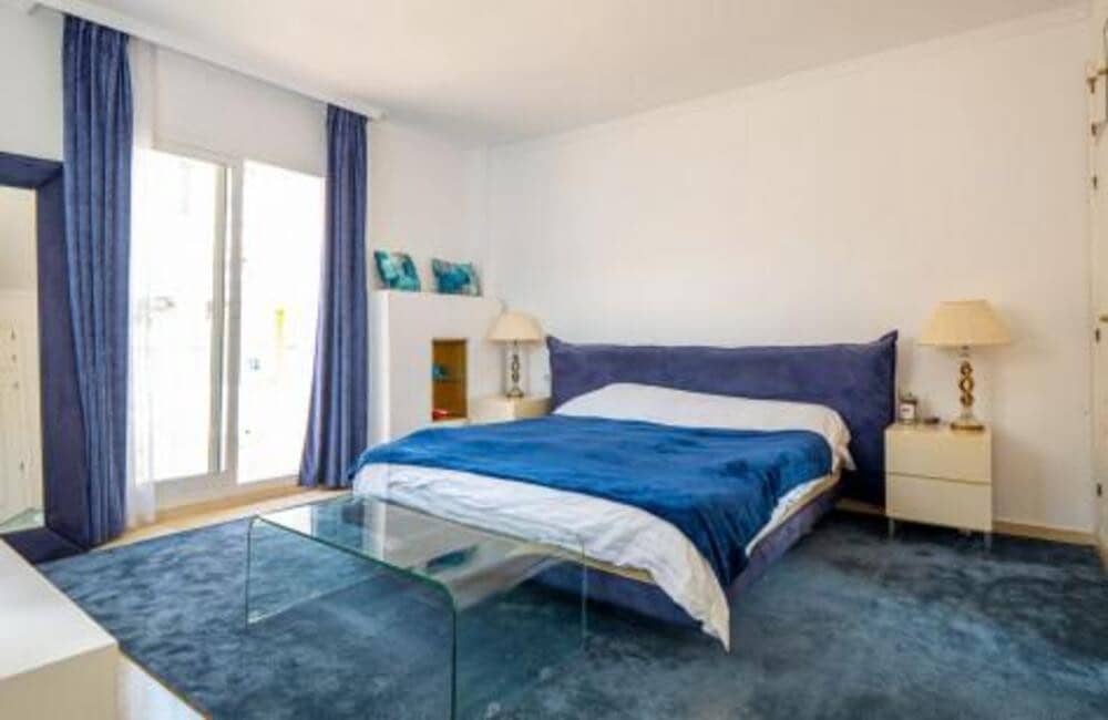 2 soverom Hus til salgs i Nueva Andalucia med svømmebasseng garasje - € 715 000 (Ref: 9786011)