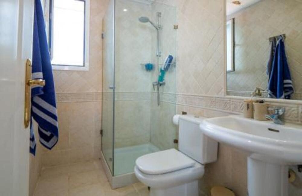 2 soverom Hus til salgs i Nueva Andalucia med svømmebasseng garasje - € 715 000 (Ref: 9786011)