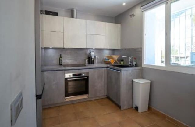 2 soverom Hus til salgs i Nueva Andalucía Centro, Marbella med svømmebasseng garasje - € 715 000 (Ref: 9786011)