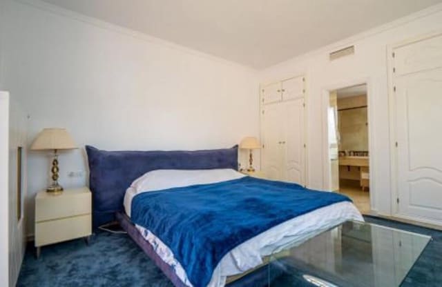 2 soverom Hus til salgs i Nueva Andalucía Centro, Marbella med svømmebasseng garasje - € 715 000 (Ref: 9786011)