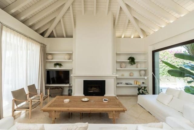 Chalet de 5 habitaciones en Lomas De Marbella, Marbella en alquiler con piscina garaje - 15.000 € (Ref: 9786013)