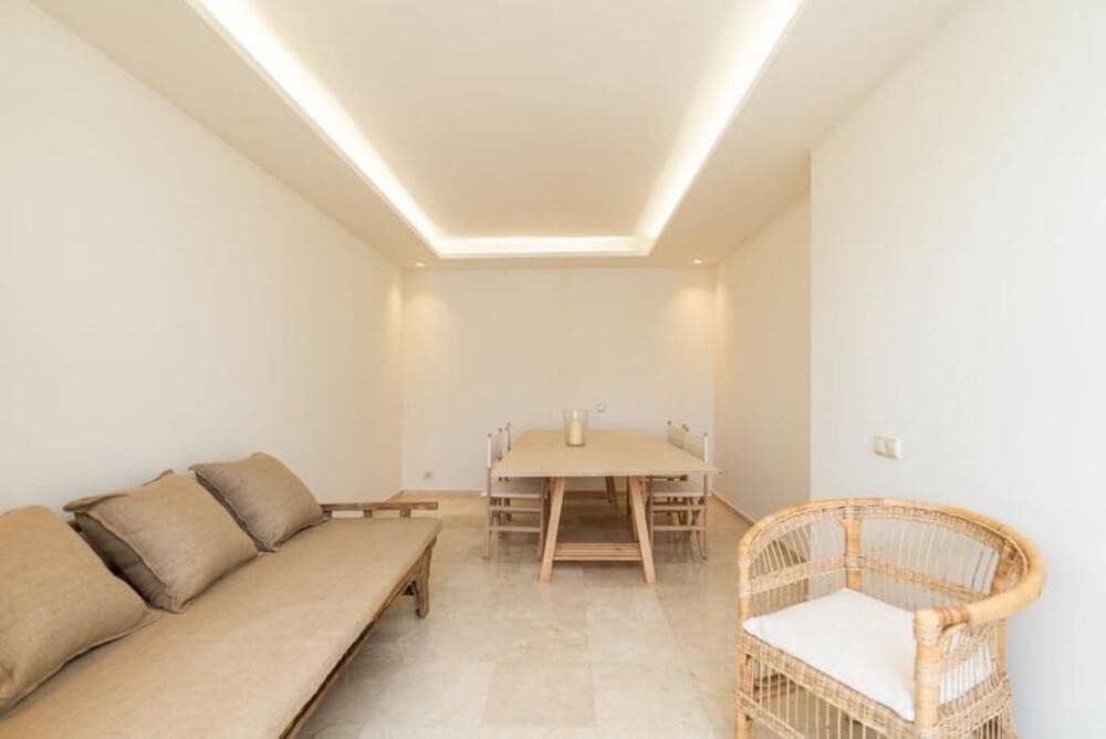 5 bedroom Villa for rent in Golden Mile with pool garage - € 15,000 (Ref: 9786013)