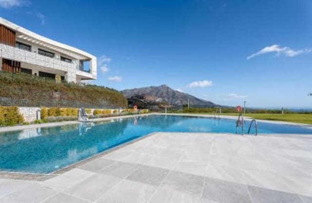 Apartamento de 3 habitaciones en La Quinta, Benahavís en alquiler con piscina garaje - 6.250 € (Ref: 9788095)