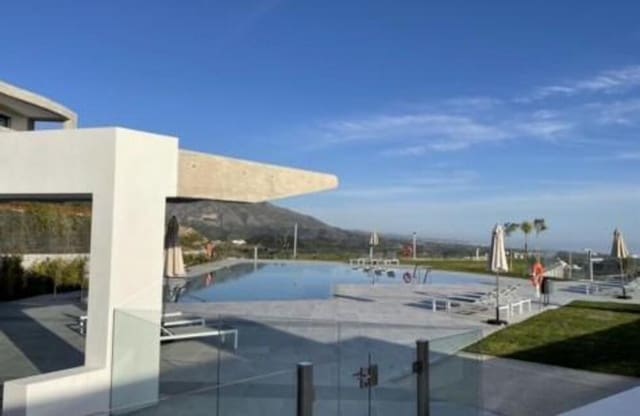 Apartamento de 3 habitaciones en La Quinta, Benahavís en alquiler con piscina garaje - 6.250 € (Ref: 9788095)