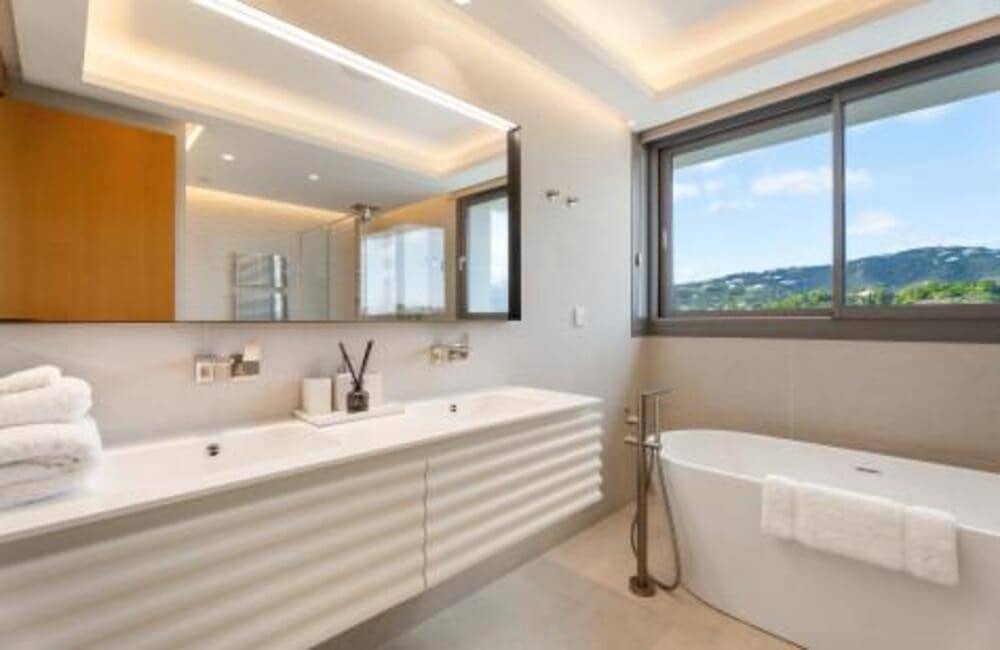 Appartement de 3 chambres à louer à Benahavis avec piscine garage - 6 250 € (Ref: 9788095)