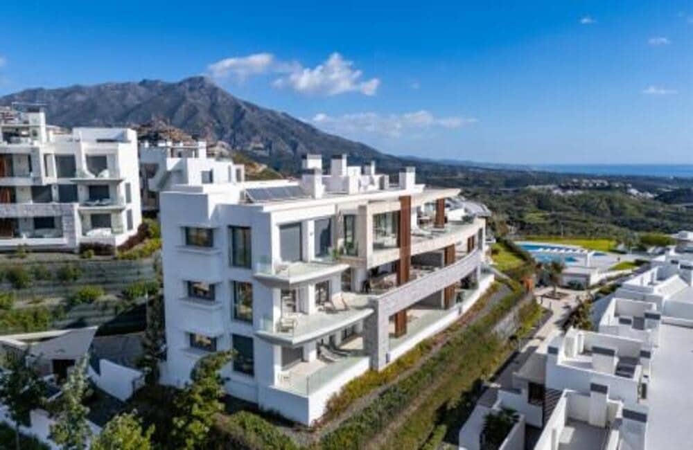 Appartement de 3 chambres à louer à Benahavis avec piscine garage - 6 250 € (Ref: 9788095)