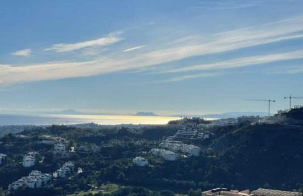 Appartement de 3 chambres à louer à Benahavis avec piscine garage - 6 250 € (Ref: 9788095)