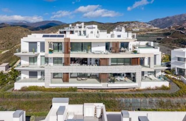 3 makuuhuone Huoneisto vuokrattavana paikassa La Quinta, Benahavís mukana uima-altaan 
autotalli - 6 250 € (Ref: 9788095)