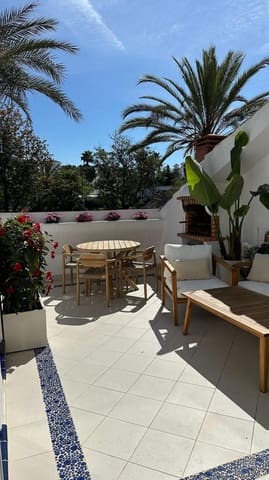 3 soverom Leilighet til leie i Nueva Andalucía Centro, Marbella med svømmebasseng garasje - € 3 000 (Ref: 9788096)