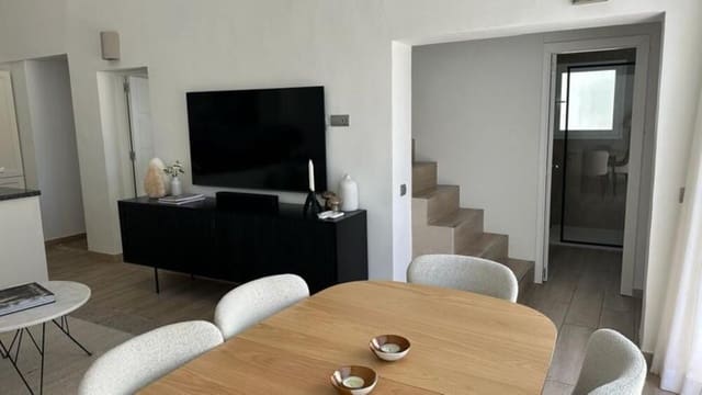 3 soverom Leilighet til leie i Nueva Andalucía Centro, Marbella med svømmebasseng garasje - € 3 000 (Ref: 9788096)