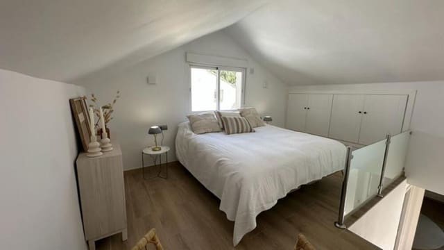 3 soverom Leilighet til leie i Nueva Andalucía Centro, Marbella med svømmebasseng garasje - € 3 000 (Ref: 9788096)