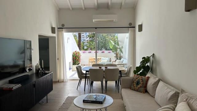 3 soverom Leilighet til leie i Nueva Andalucía Centro, Marbella med svømmebasseng garasje - € 3 000 (Ref: 9788096)