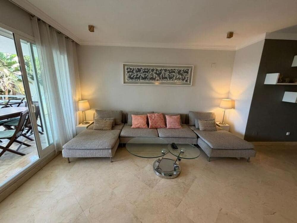 3 bedroom Apartment for rent in Marbella with pool garage - € 3,500 (Ref: 9788097)