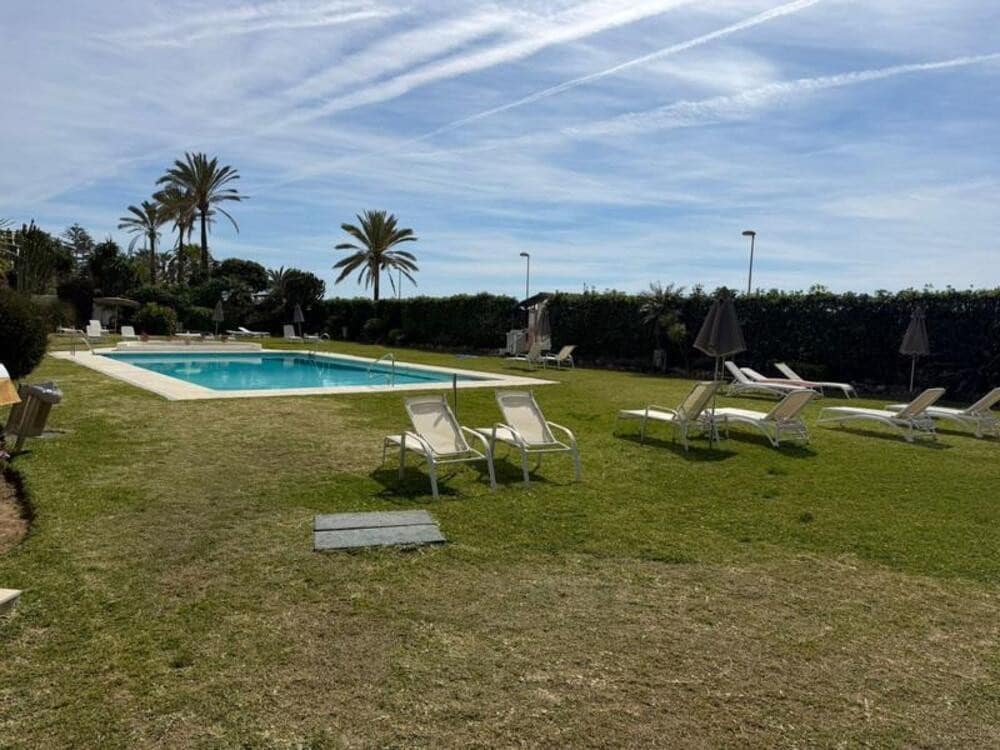 3 bedroom Apartment for rent in Marbella with pool garage - € 3,500 (Ref: 9788097)
