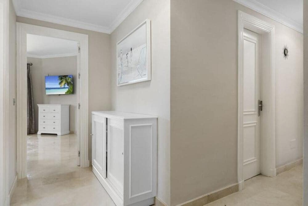 3 Zimmer Apartment zu vermieten in La Quinta mit Pool Garage - 3.500 € (Ref: 9788098)