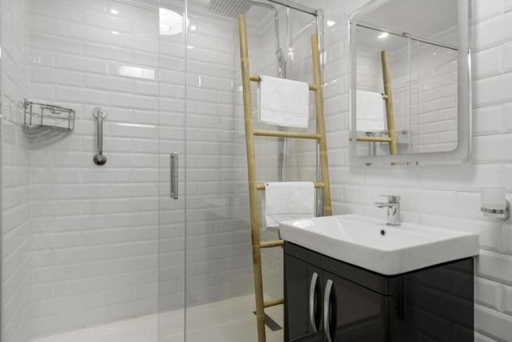 3 Zimmer Apartment zu vermieten in La Quinta mit Pool Garage - 3.500 € (Ref: 9788098)