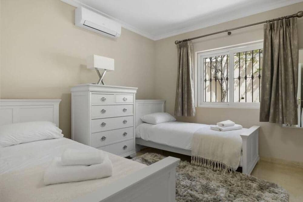 3 Zimmer Apartment zu vermieten in La Quinta mit Pool Garage - 3.500 € (Ref: 9788098)