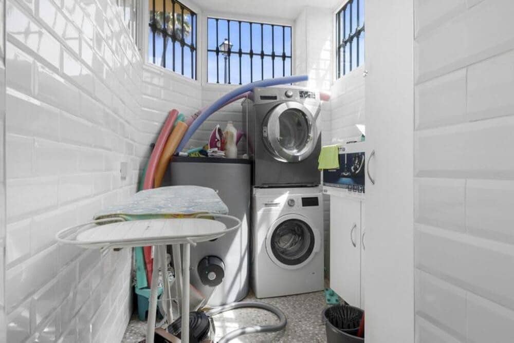 3 Zimmer Apartment zu vermieten in La Quinta mit Pool Garage - 3.500 € (Ref: 9788098)