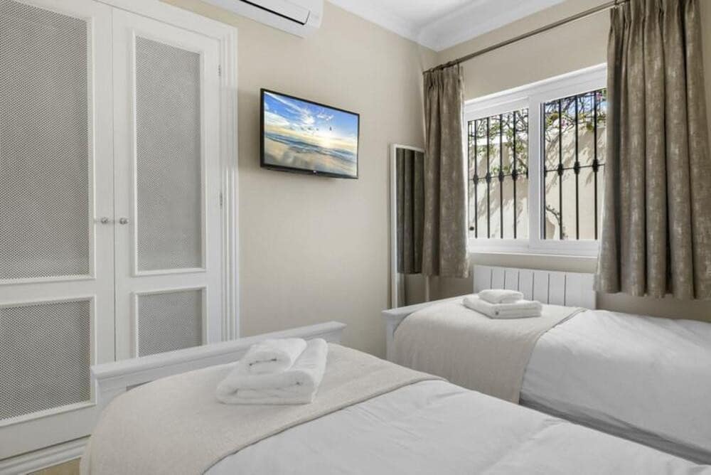 3 Zimmer Apartment zu vermieten in La Quinta mit Pool Garage - 3.500 € (Ref: 9788098)