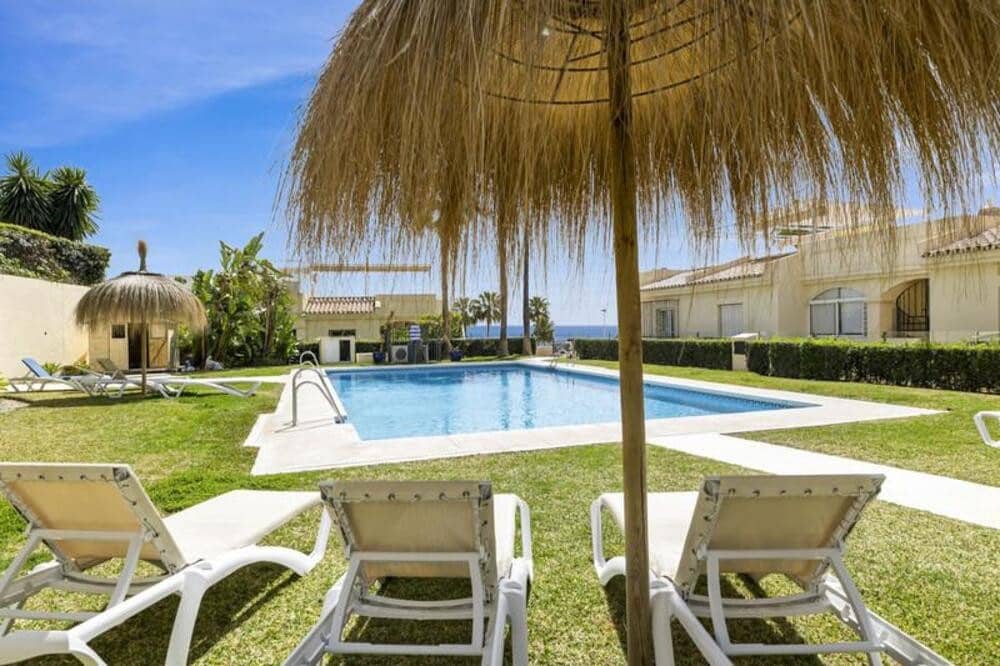 3 Zimmer Apartment zu vermieten in La Quinta mit Pool Garage - 3.500 € (Ref: 9788098)