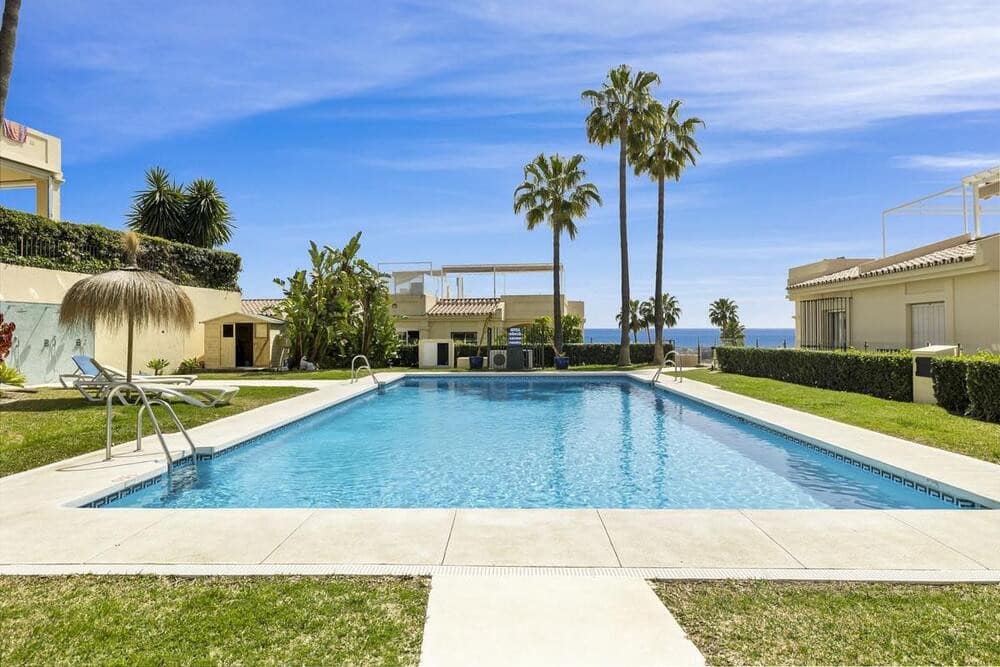 3 Zimmer Apartment zu vermieten in La Quinta mit Pool Garage - 3.500 € (Ref: 9788098)