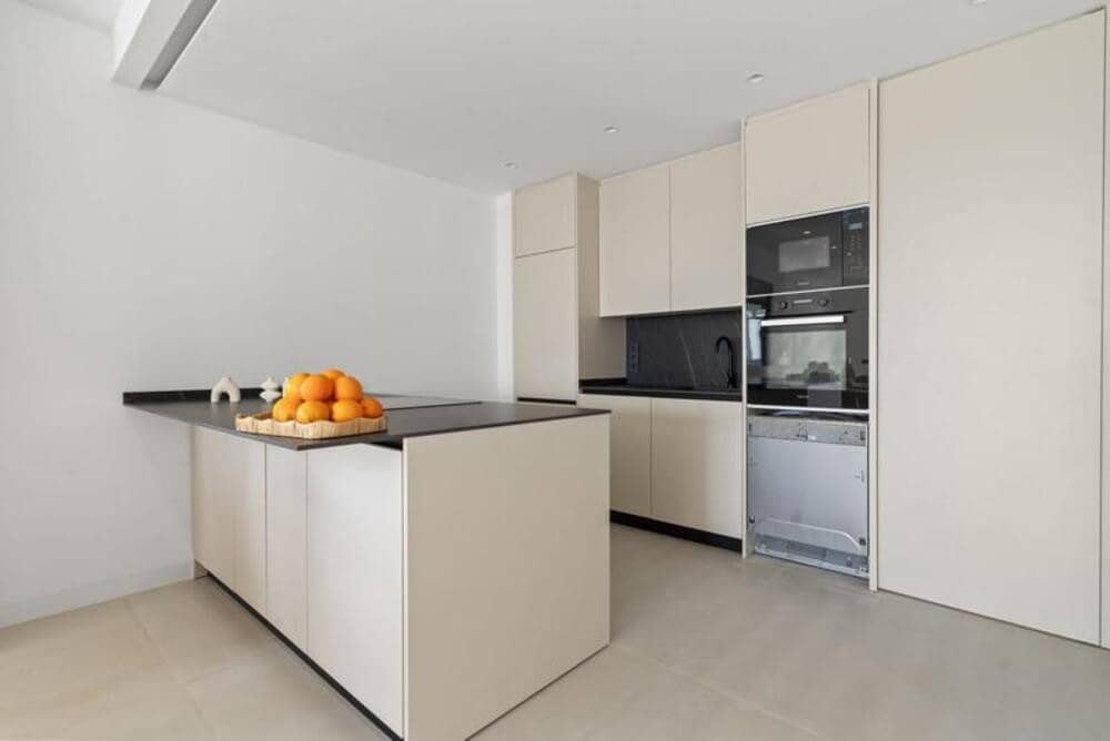 5 sypialnia Apartament na sprzedaż w El Paraiso z basenem garażem - 1 200 000 € (Ref: 9790082)