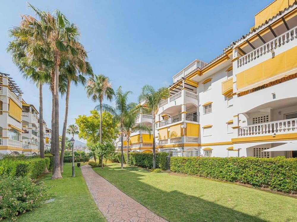 2 makuuhuone Huoneisto vuokrattavana paikassa Marbella mukana uima-altaan 
autotalli - 2 500 € (Ref: 9793925)