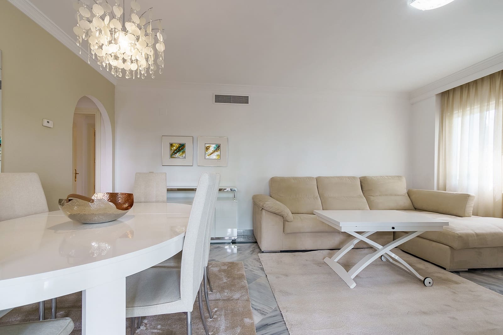 2 makuuhuone Huoneisto vuokrattavana paikassa Marbella mukana uima-altaan 
autotalli - 2 500 € (Ref: 9793925)