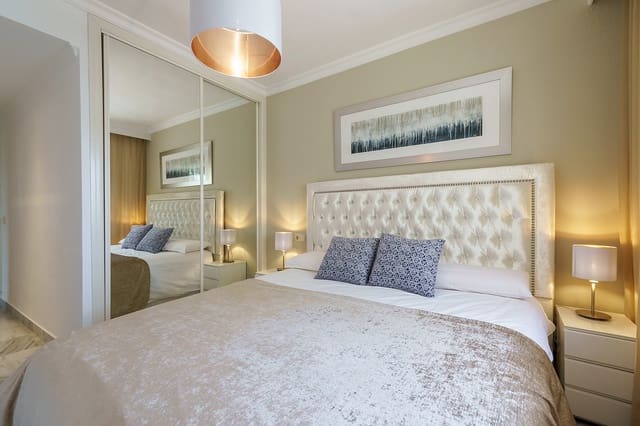 2 makuuhuone Huoneisto vuokrattavana paikassa La Dama de Noche - La Alzambra, Marbella mukana uima-altaan 
autotalli - 2 500 € (Ref: 9793925)