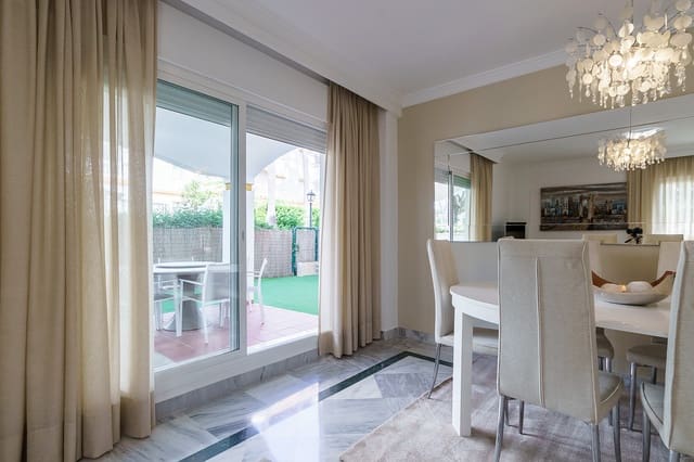 2 makuuhuone Huoneisto vuokrattavana paikassa La Dama de Noche - La Alzambra, Marbella mukana uima-altaan 
autotalli - 2 500 € (Ref: 9793925)