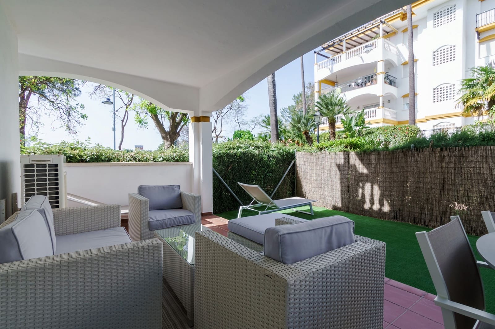 2 makuuhuone Huoneisto vuokrattavana paikassa Marbella mukana uima-altaan 
autotalli - 2 500 € (Ref: 9793925)