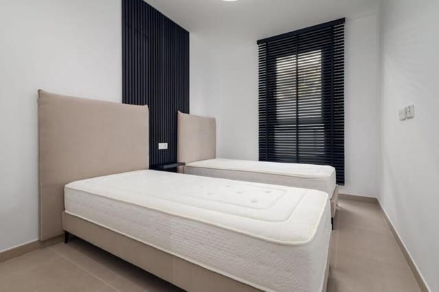 3 makuuhuone Huoneisto myytävänä paikassa Cancelada, Estepona mukana uima-altaan 
autotalli - 570 000 € (Ref: 9793926)