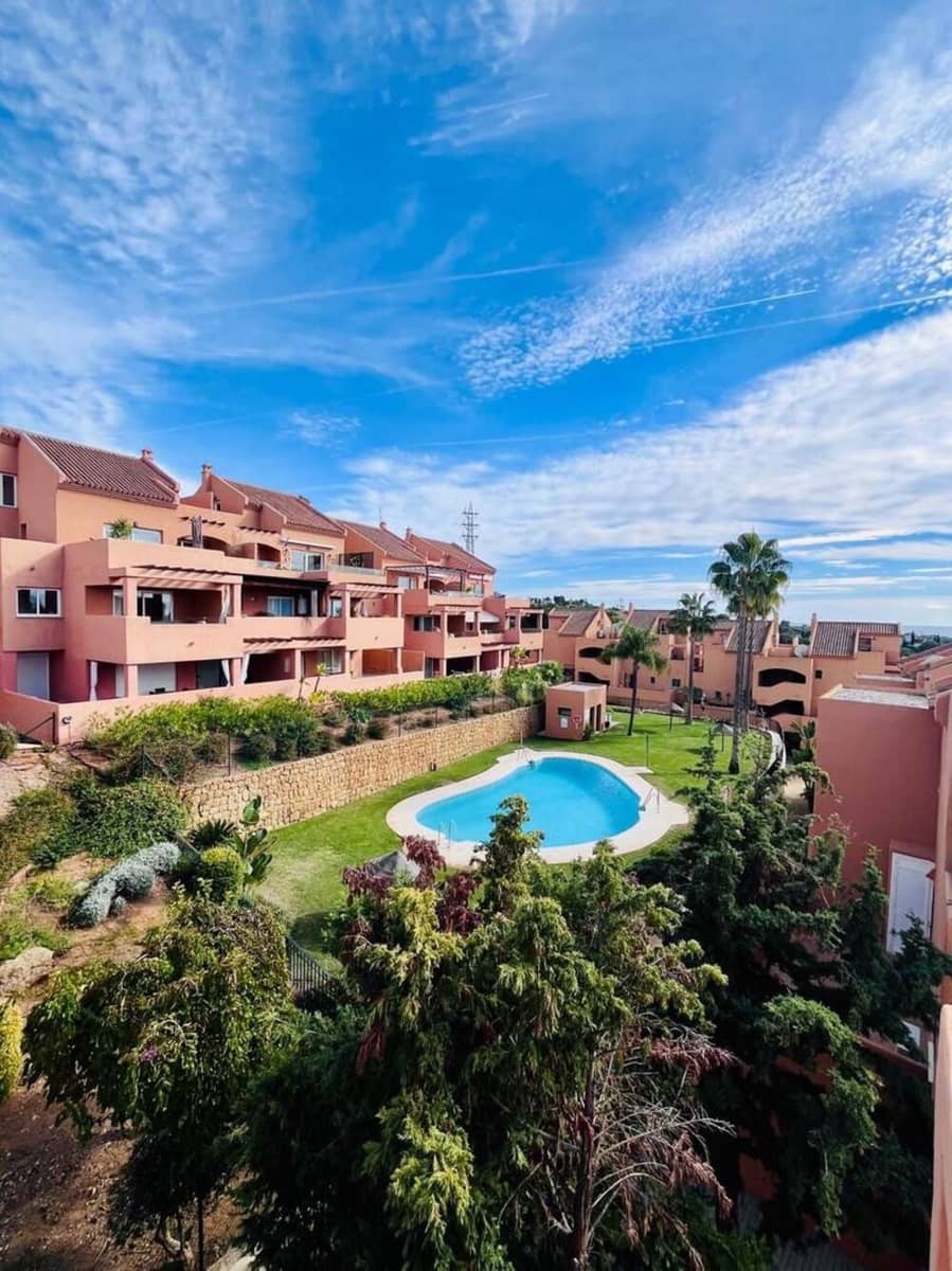 2 chambre Penthouse à vendre à Marbella avec piscine garage - 440 000 € (Ref: 9793927)