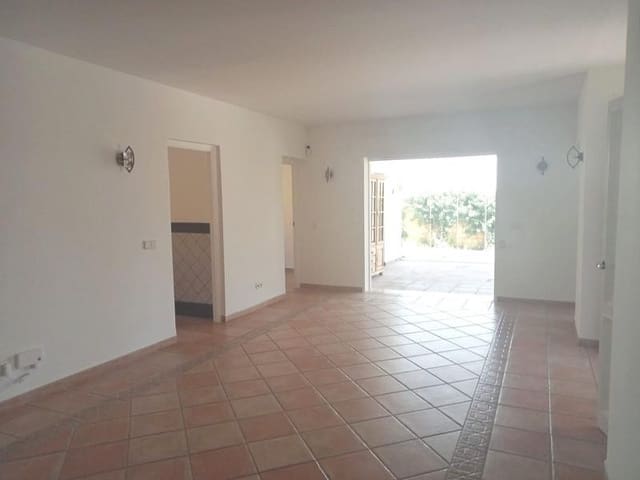 4 soveværelse Villa til leje i San Pedro de Alcántara Pueblo, Marbella med swimmingpool garage - € 4.950 (Ref: 9793928)