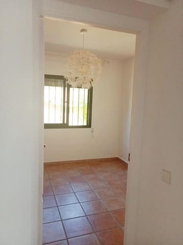 4 soveværelse Villa til leje i San Pedro de Alcántara Pueblo, Marbella med swimmingpool garage - € 4.950 (Ref: 9793928)