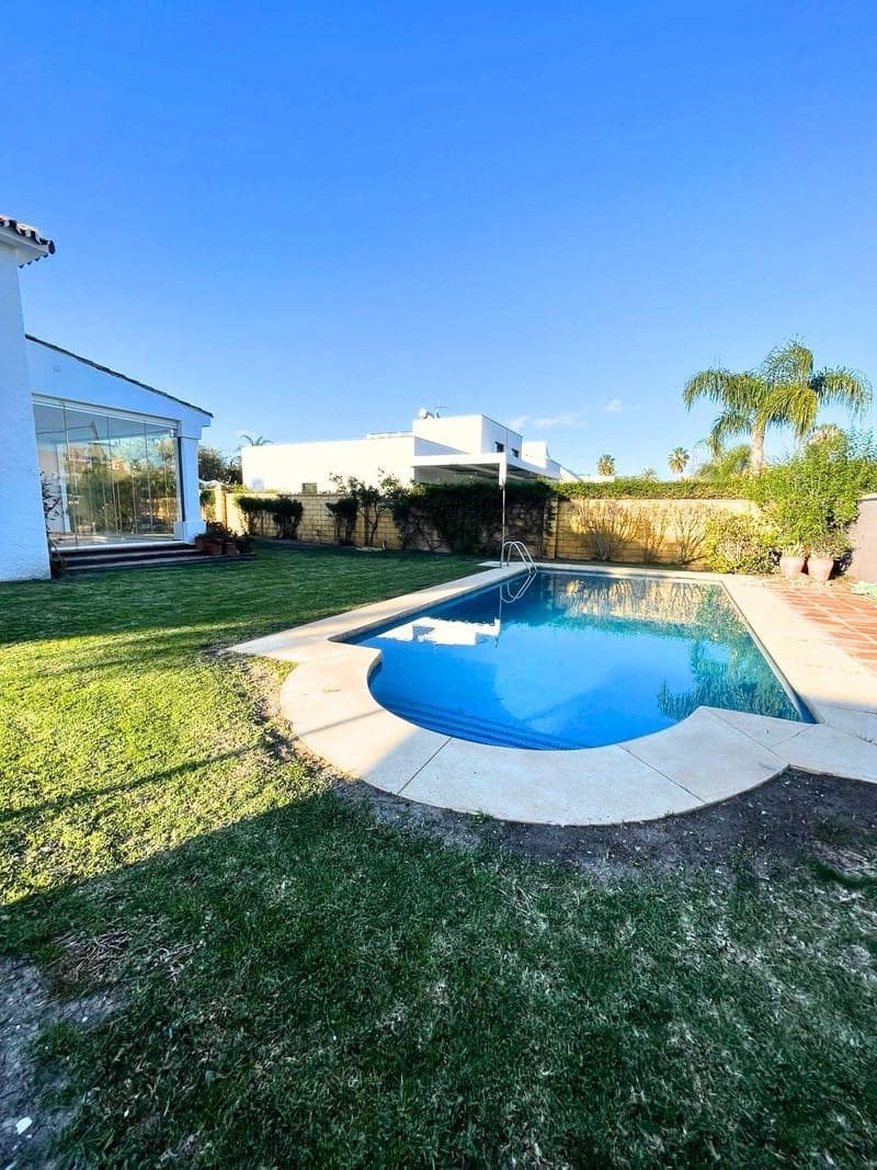 4 soveværelse Villa til leje i San Pedro de Alcantara med swimmingpool garage - € 4.950 (Ref: 9793928)