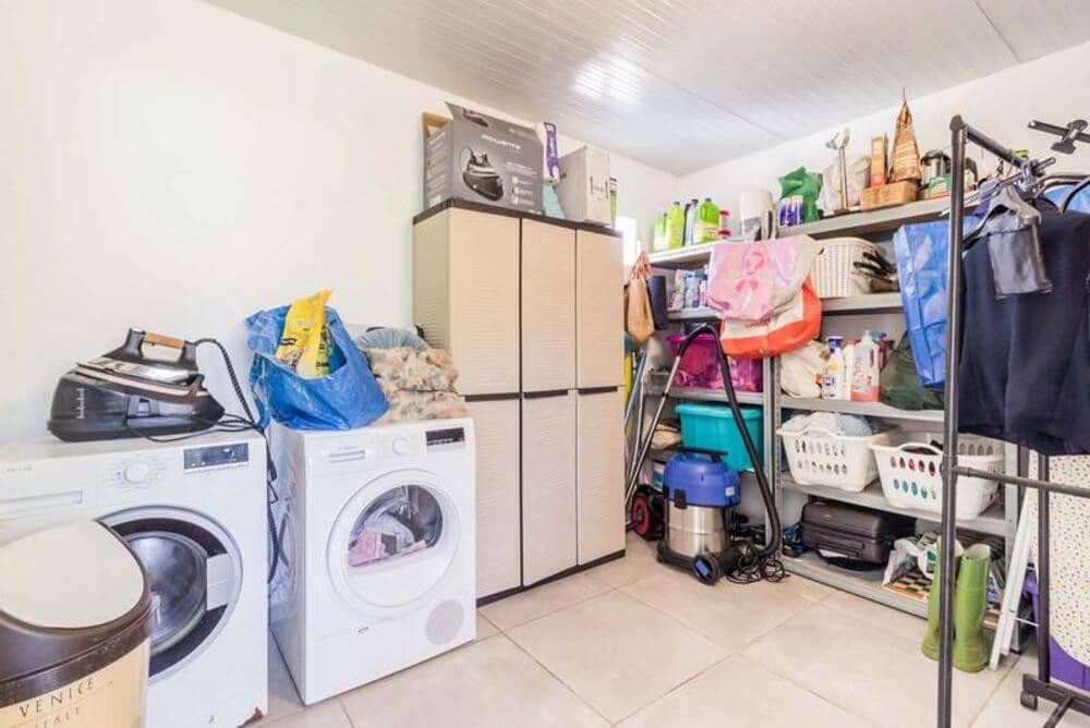 2 bedroom Villa for sale in Estepona with pool garage - € 695,000 (Ref: 9793929)