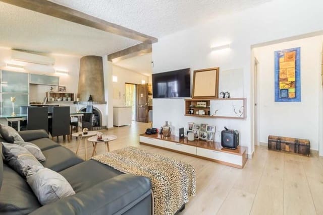 2 makuuhuone Huvila myytävänä paikassa Centro, Estepona mukana uima-altaan 
autotalli - 695 000 € (Ref: 9793929)