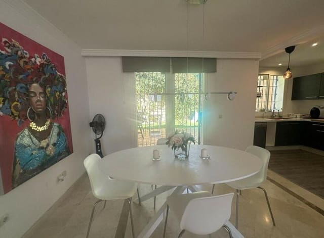 Maison de Ville de 3 chambres à louer à Los Naranjos, Marbella avec piscine garage - 2 700 € (Ref: 9793930)