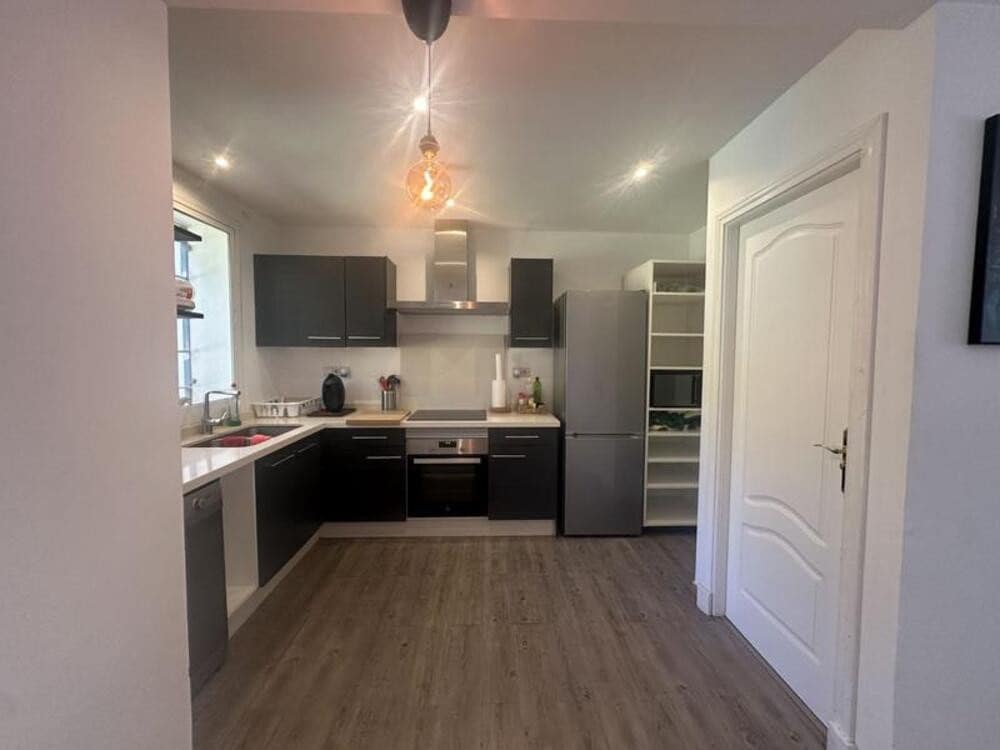 Maison de Ville de 3 chambres à louer à Marbella avec piscine garage - 2 700 € (Ref: 9793930)